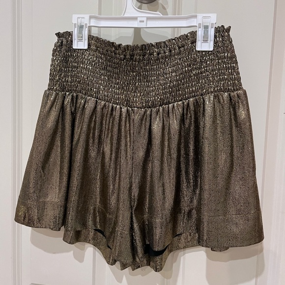 Gold Sparkle Smocked Waist Shorts Size Small - Picture 1 of 4